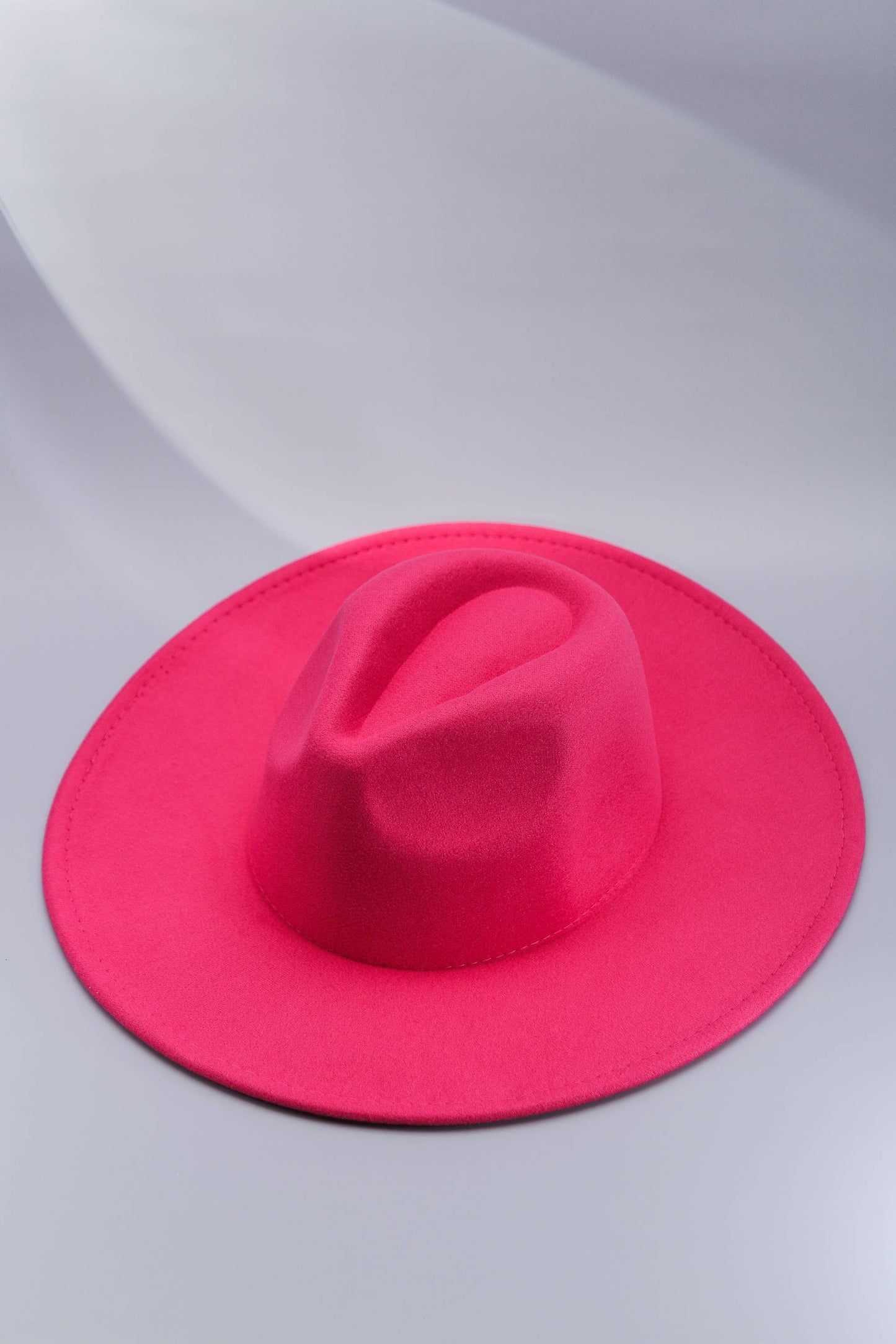 A VINTAGE PLAIN FEDORA HAT | 40HW012