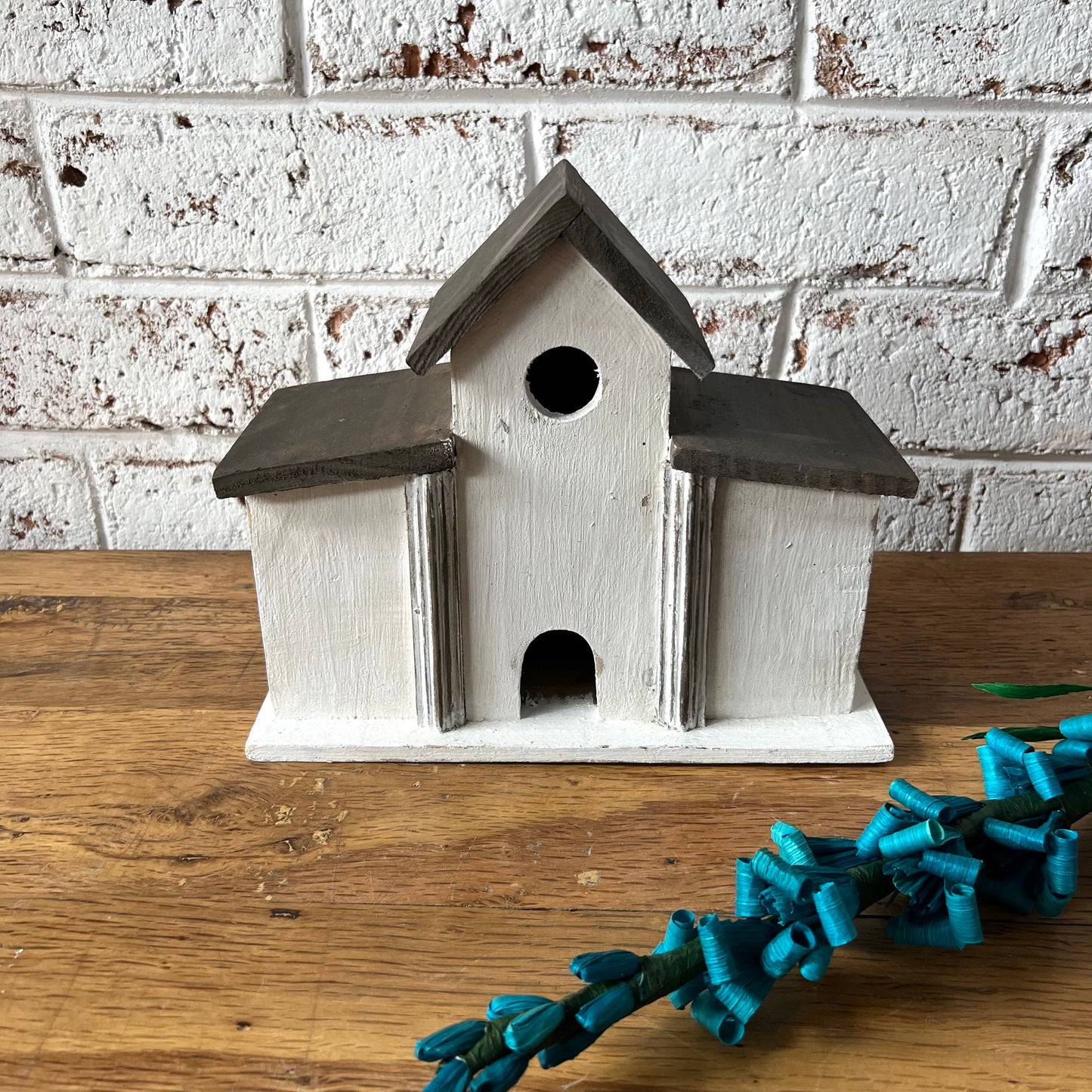 Birdhouse with 3 roofs